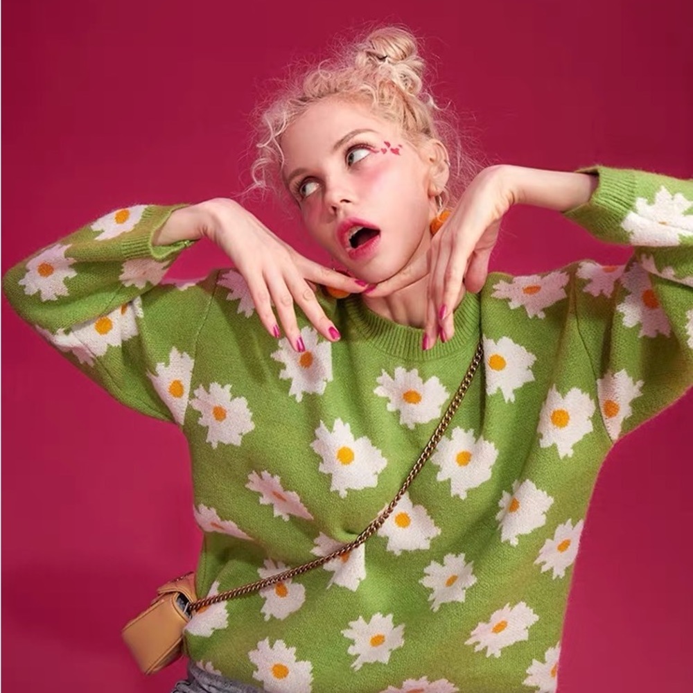 Floral vintage green sweater